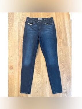 Signature by Levi Strauss Dark Blue Women's Skinny Jeans - Classic Stretch Denim